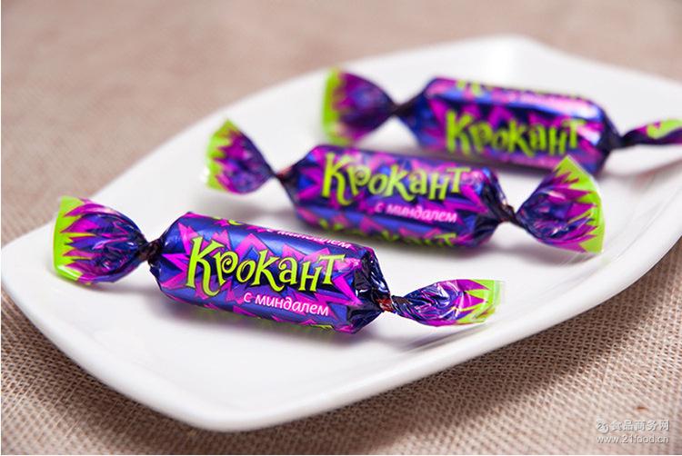 名称:kdv俄罗斯紫皮糖 保质期:300天 配料:脱脂乳粉,可可脂,可可液